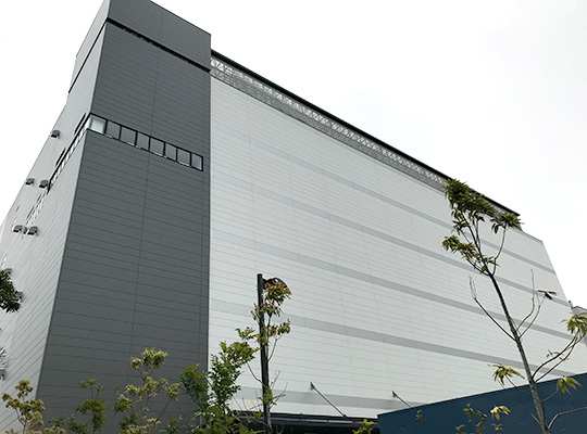 写真：大型物流倉庫