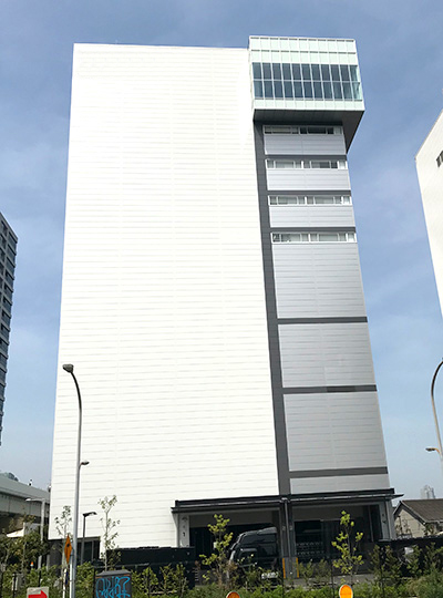 写真：大型物流倉庫